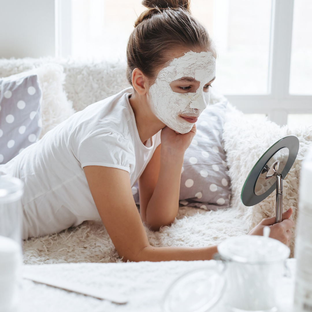 Facial vs. Mascarilla en Casa